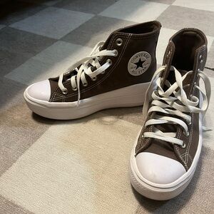 Brown platform Converse!